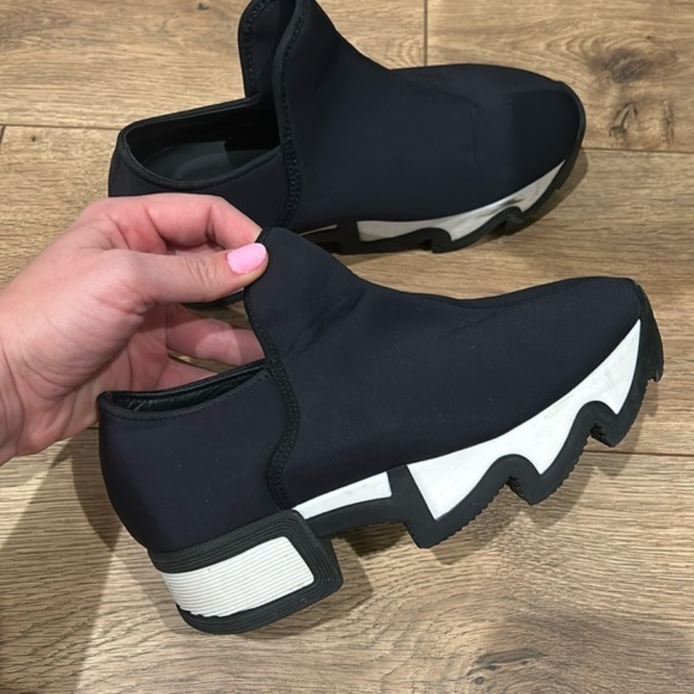 Black Slip-On Platform Sneakers with White Accent Sole